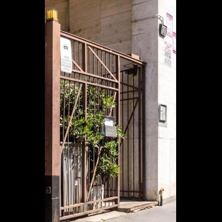 Joivy Exclusive Apt For 4 In Navigli Near Parks Milán Exterior foto